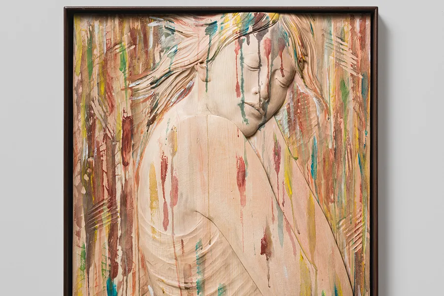 Dettaglio rilievo con tracce di colore — Legno, policromato