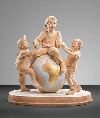 Children’s World — Zirbelkieferholz · 50 × 50 cm