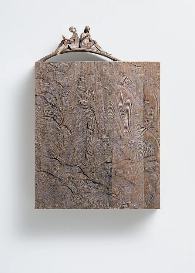 Reliefblock mit zwei Sitzenden — Relief, Holz mit Blattgold