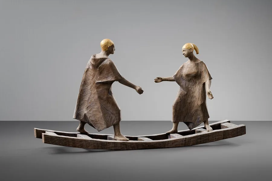Balance Peace — Nussholz · 57 × 29 cm