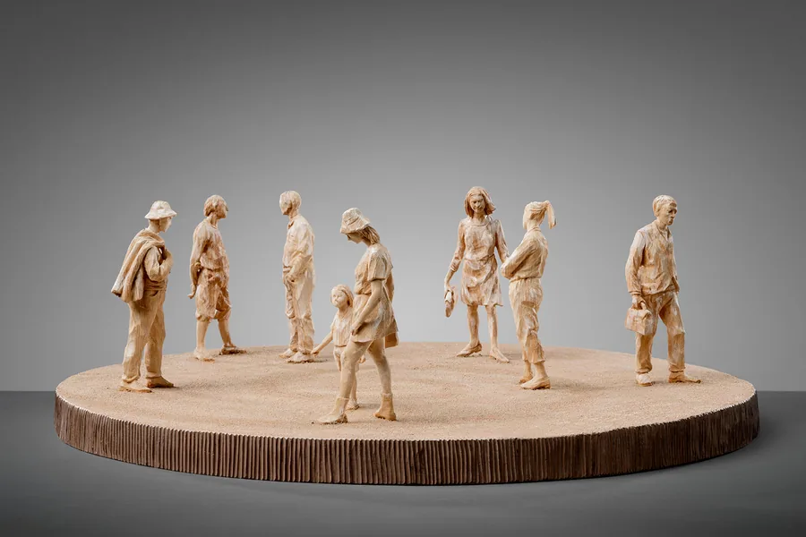 Quo Vadis — Swiss stone pine · Ø 62 cm, height 22 cm