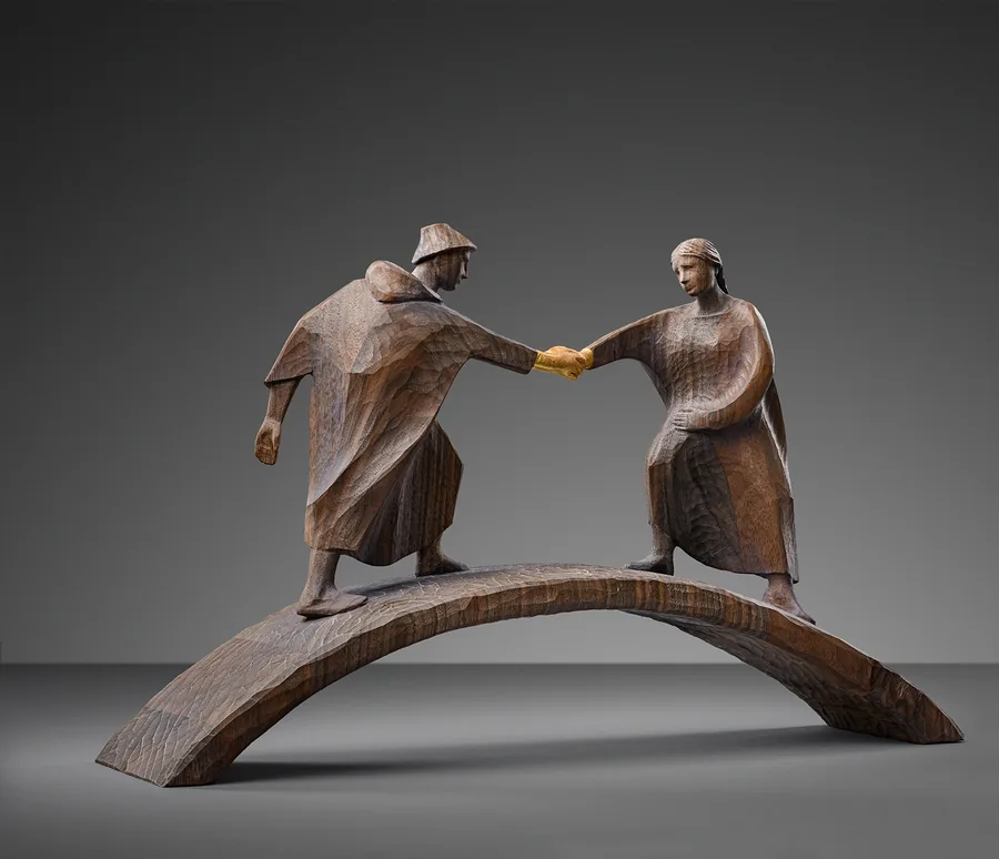 Confidence — Nussholz, Blattgold · 31 × 51 cm